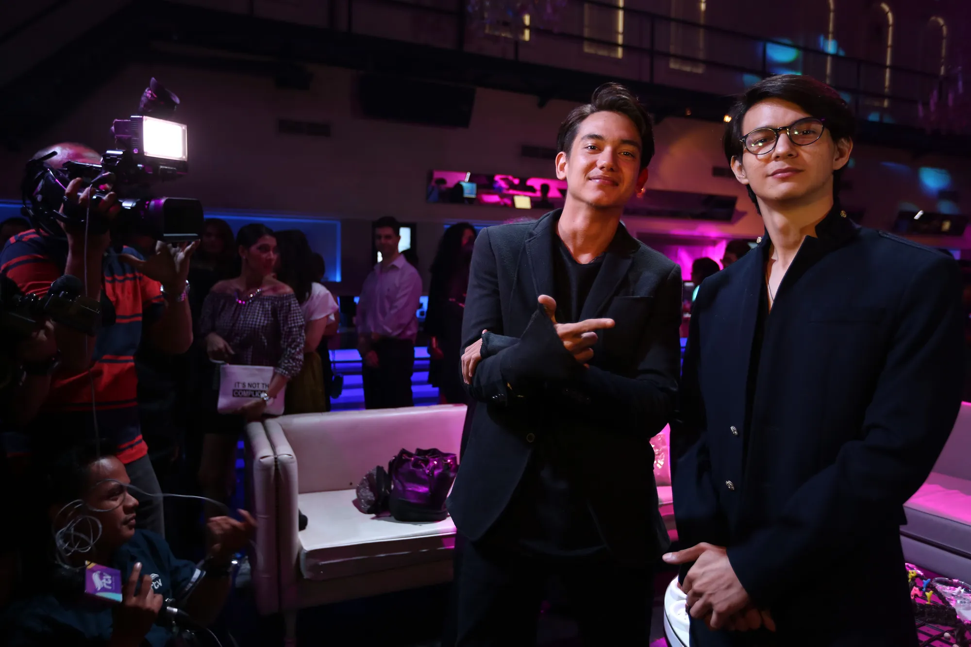 Sekarang ini, Adipati Dolken tengah mencari link untuk orang-orang yang mau menyewa lensanya © KapanLagi.com/Budy Santoso