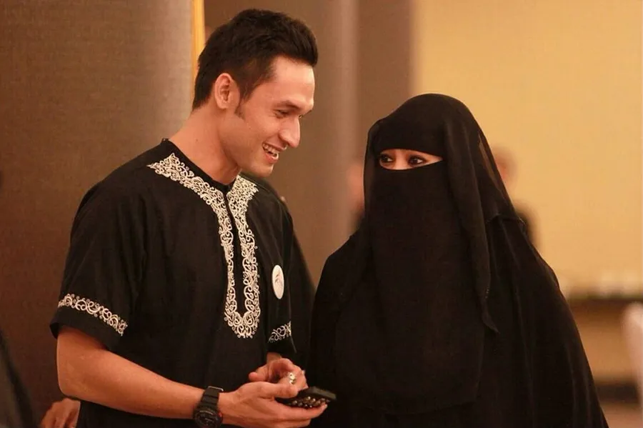 Indra Bruggman bantah perceraiannya, Edies Adelia ogah berikan komentar © instagram/indrabruggman