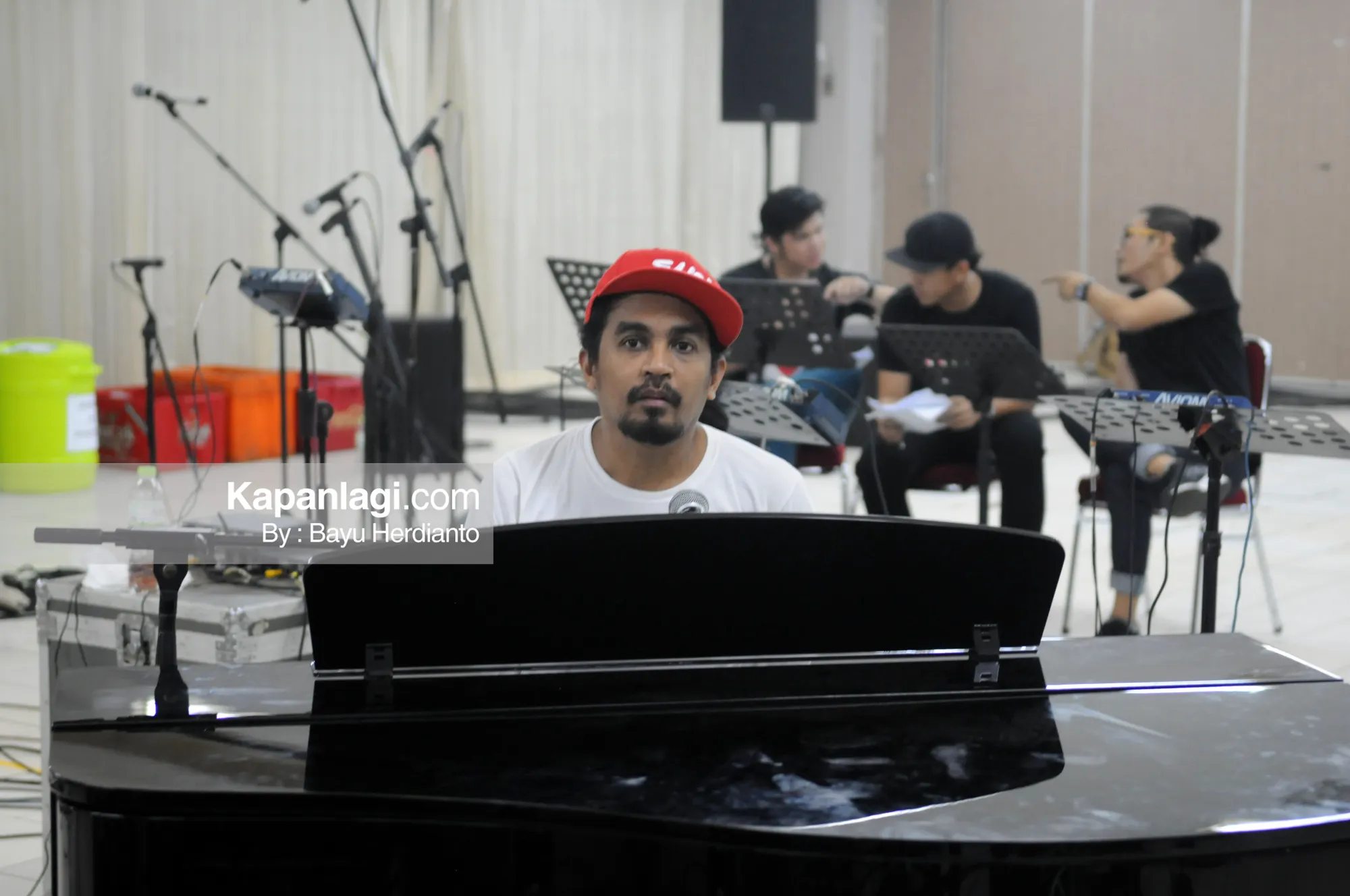 Bagi Glenn Fredly, hilangnya toko penjual rilisan fisik hanya perpindahan media saja