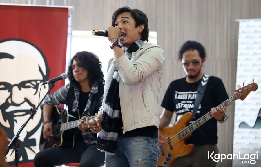 Zian saat tampil dalam acara launching KENANGLAH © KapanLagi.com®/Budy Santoso
