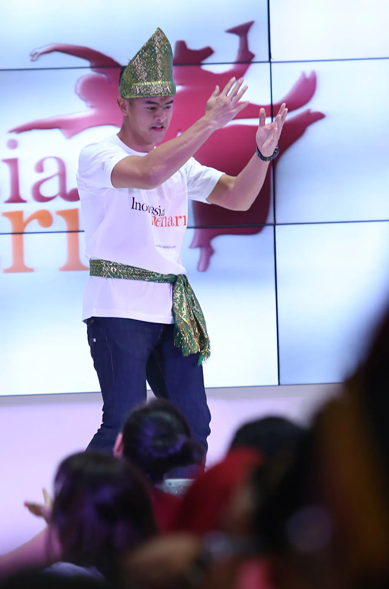 Dion Wiyoko tak malu saat harus menjadi seorang penari © KapanLagi.com/Agus Apriyanto 