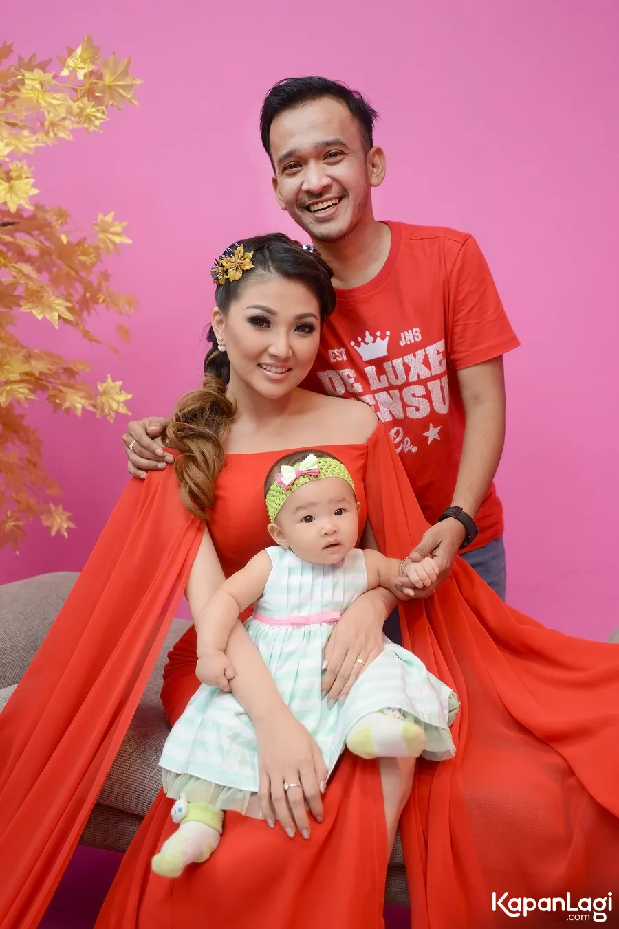 Ruben Onsu, Sarwendah dan Thalia saat pengarapan video klip terbaru Wendah © KapanLagi.com®/Bambang E. Ros