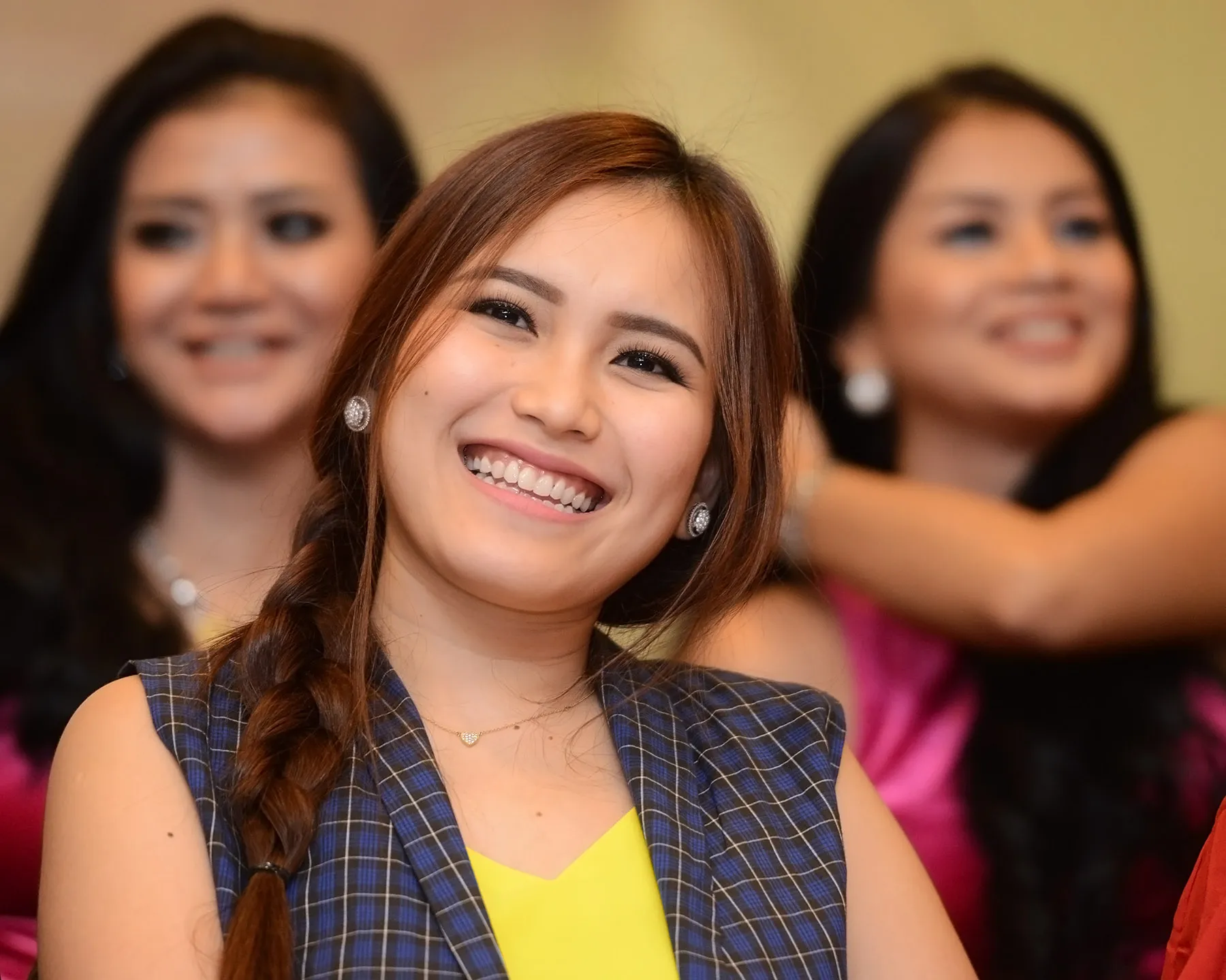 Ayu Ting Ting bersiap mengajak keluarganya untuk berlibur ke luar Negeri di akhir tahun © KapanLagi.com/Bambang E. Ros