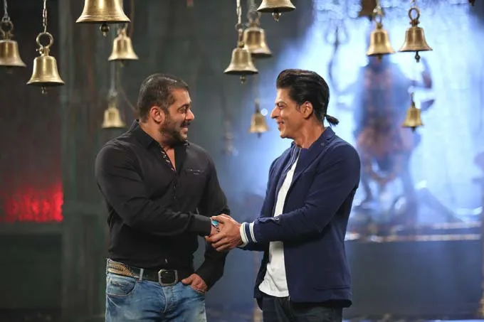 Shahrukh berbagi banyak cerita dengan Salman. ©filmibeat