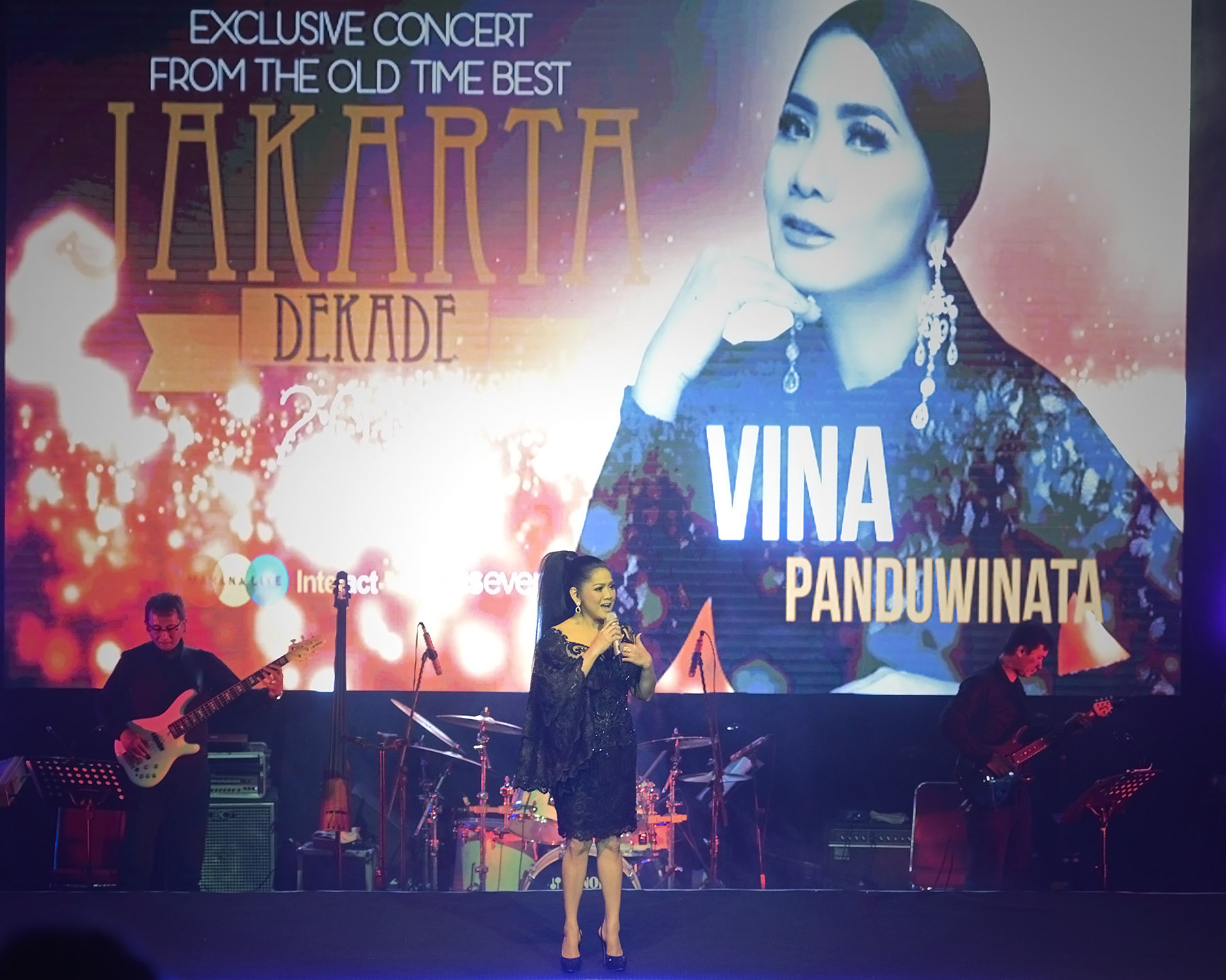 Belum kehilangan sinar, para musisi senior berhasil membawa kenangan manis di konser Eksklusif Jakarta Dekade 2015 © KapanLagi.com/Bambang E. Ros