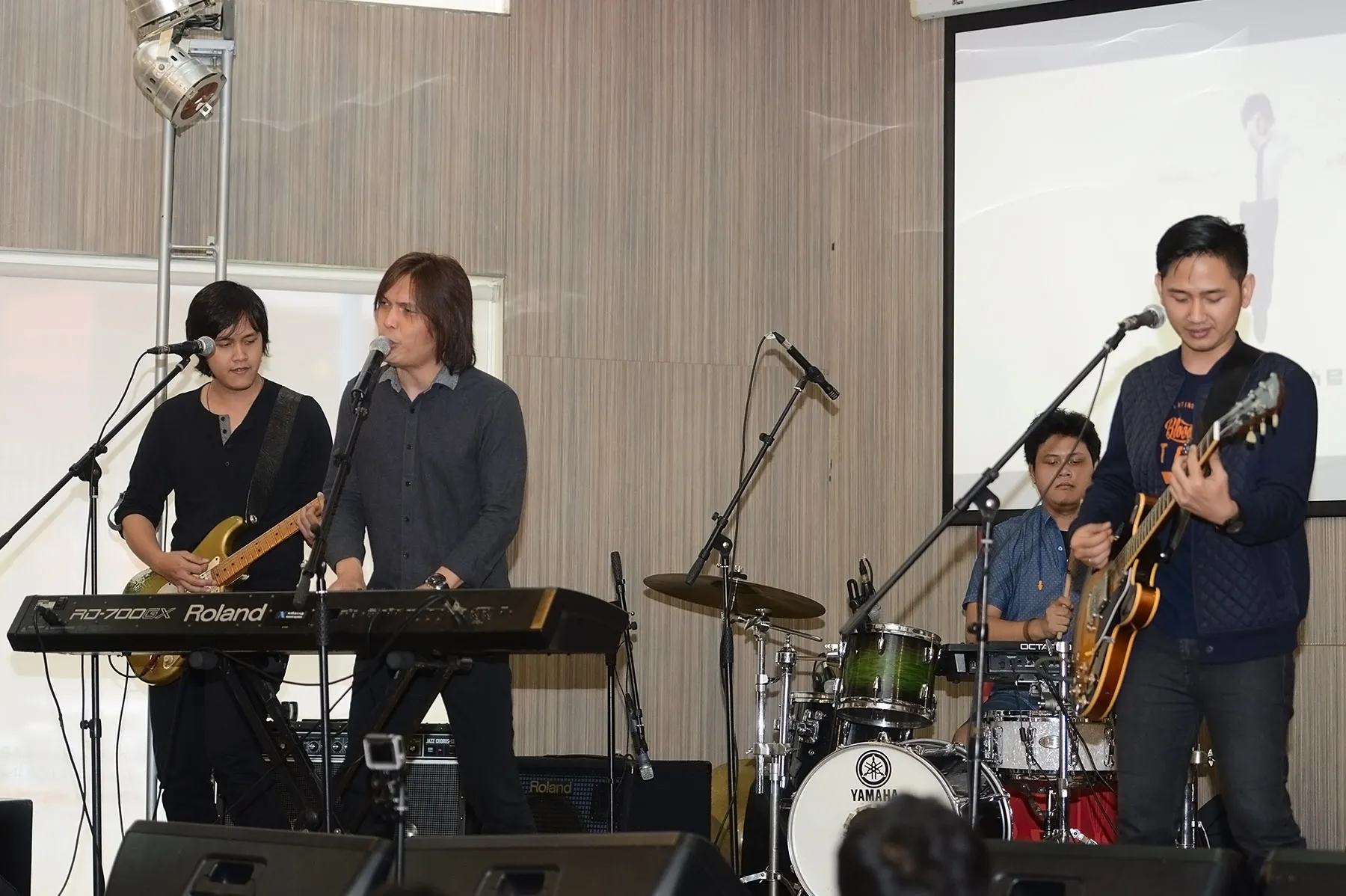 Once akan manggung bersama Dewa 19 di Malaysia © KapanLagi.com/Bambang E Ros