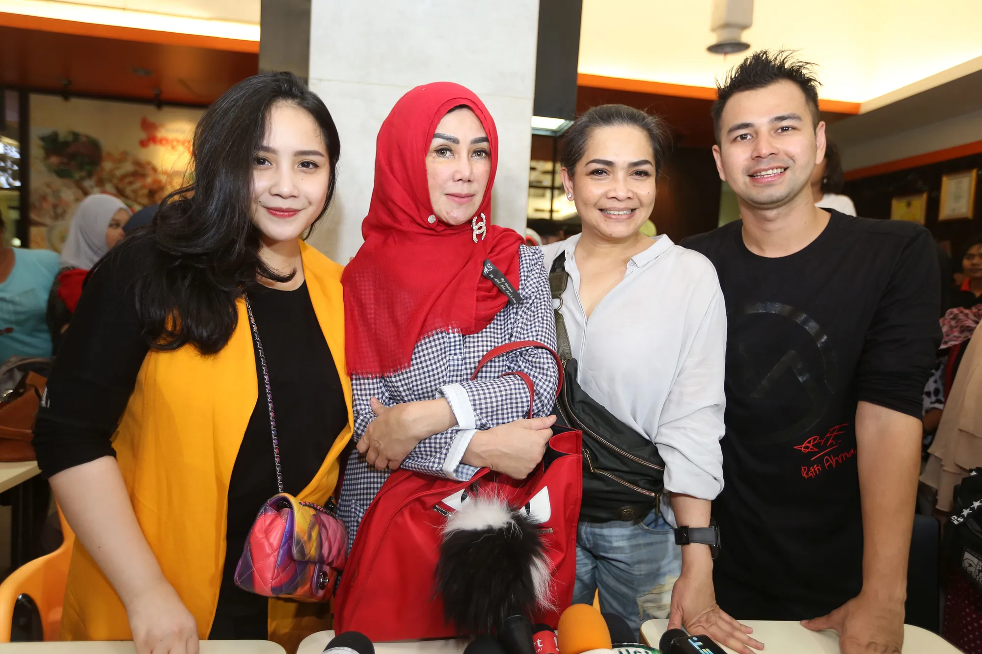 Raffi Ahmad ajak ibunya berbisnis © KapanLagi.com®/Budy Santoso