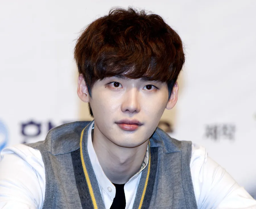 Lee Jong Suk yang saat ini nggak punya kontrak iklan sama sekali. © TPG Images