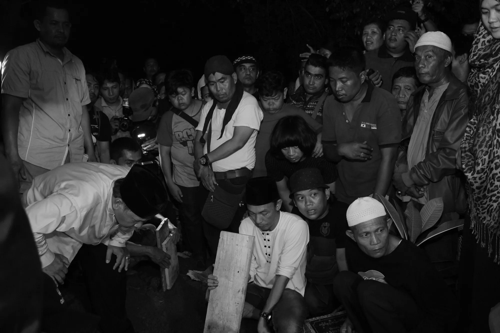 Suasana pemakaman Budi © KapanLagi.com®/Akrom Sukarya