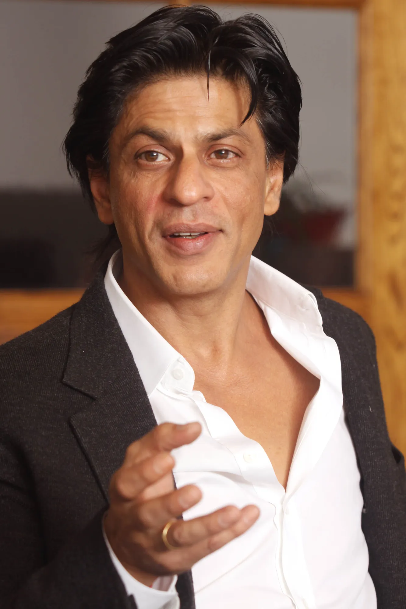 Shahrukh mengembalikan setengah bayarannya dari DILWALE? ©tpgimages