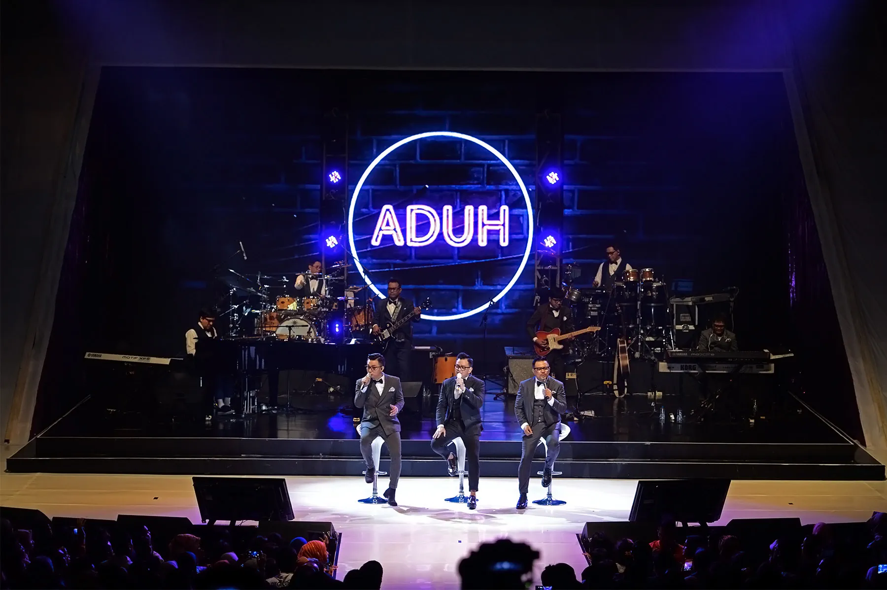 Selalu tampil lucu, Project Pop usil di Konser 30 Tahun Kahitna © KapanLagi.com/Bambang E. Ros