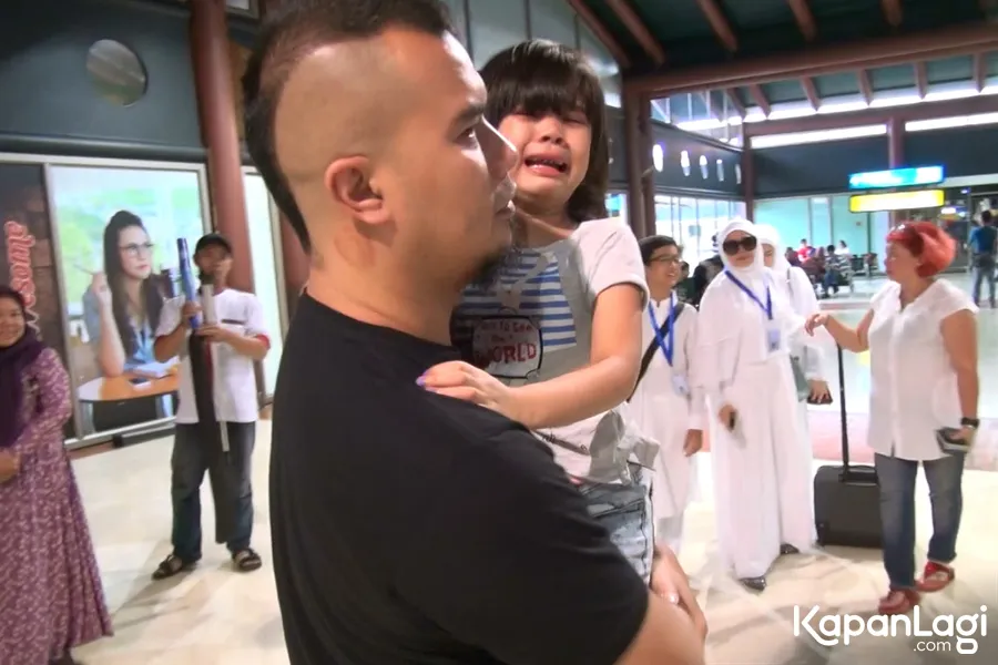 Tak hanya Mulan, Safeea juga menangis saat ditinggalkan Bundanya pergi Umrah © KapanLagi.com®/VJ James