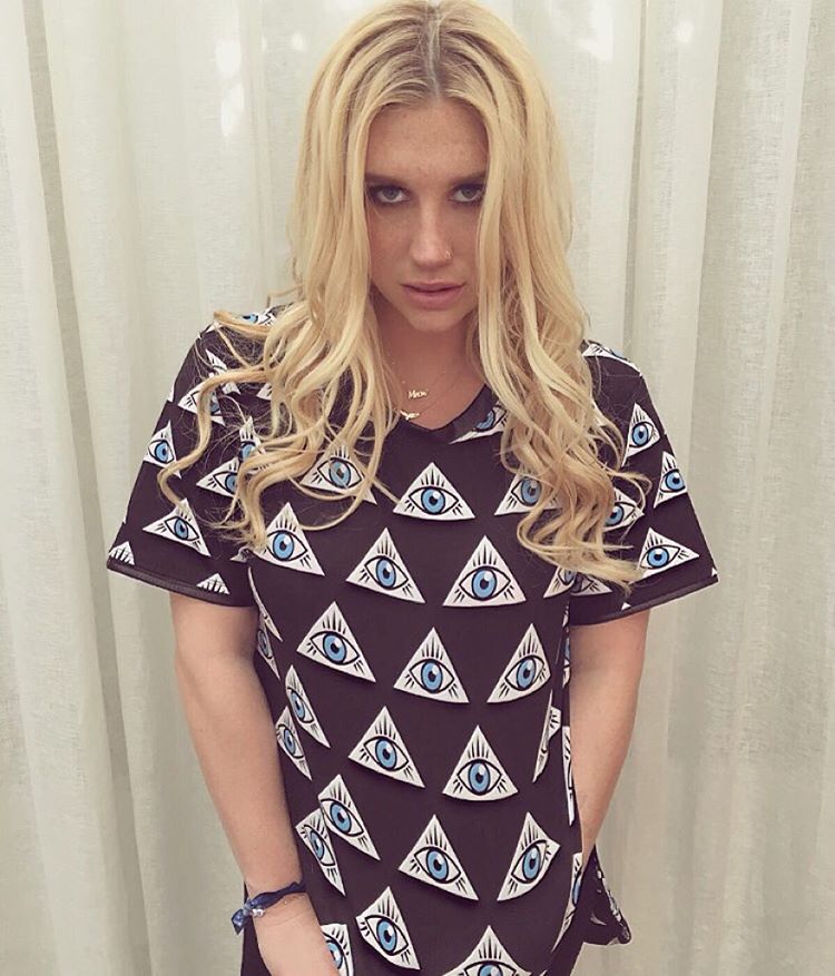 Kesha dapatkan dukungan dari fans berkenaan soal kasusnya dengan Dr Luke © instagram.com