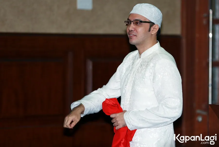 Sandy kini lebih dekat dengan agama © KapanLagi.com®/Agus Apriyanto