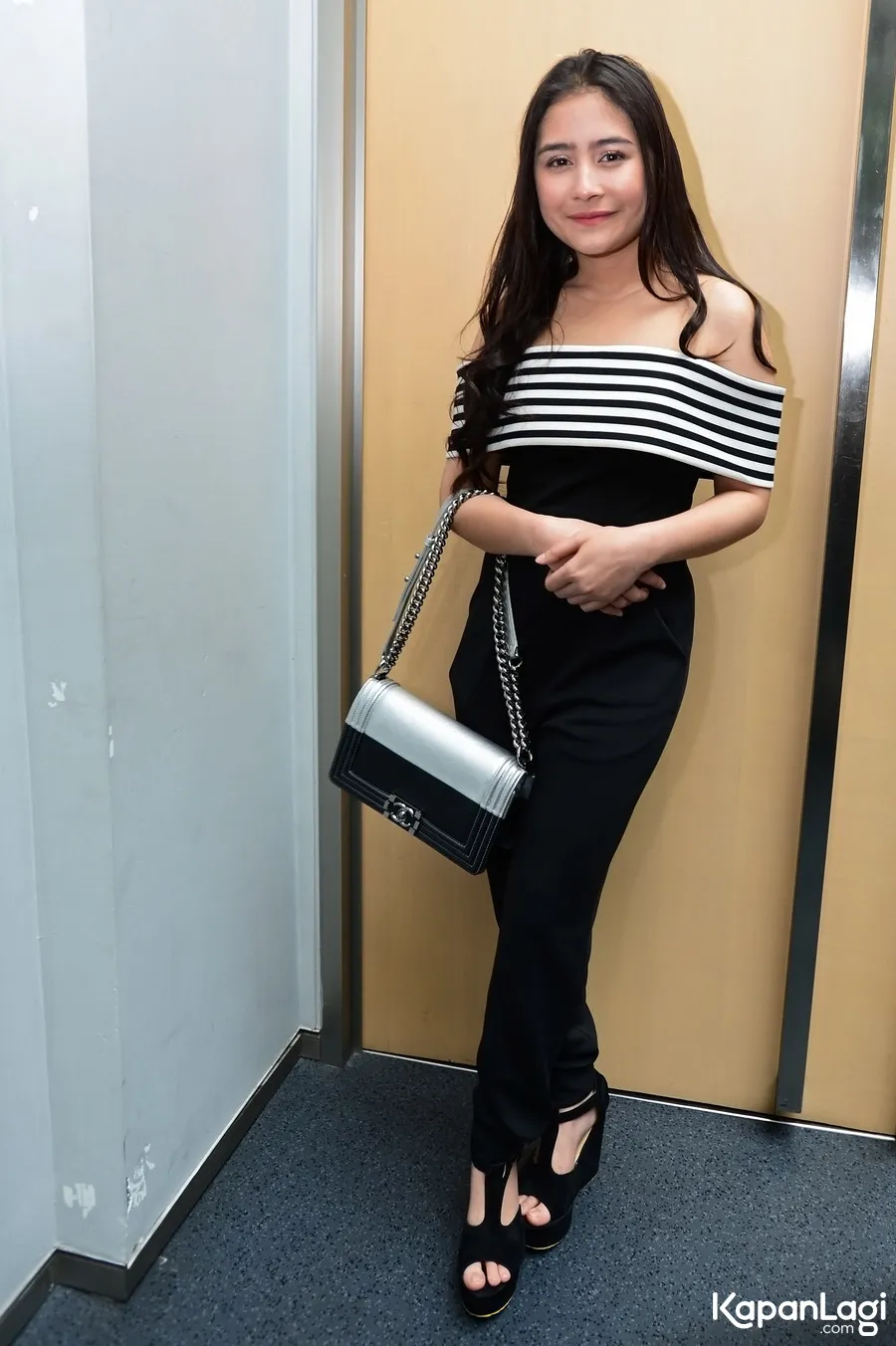 Prilly Latuconsina ingin menjadi penyanyi yang sukses seperti Maia Estianty © KapanLagi.com®/Bambang E. Ros