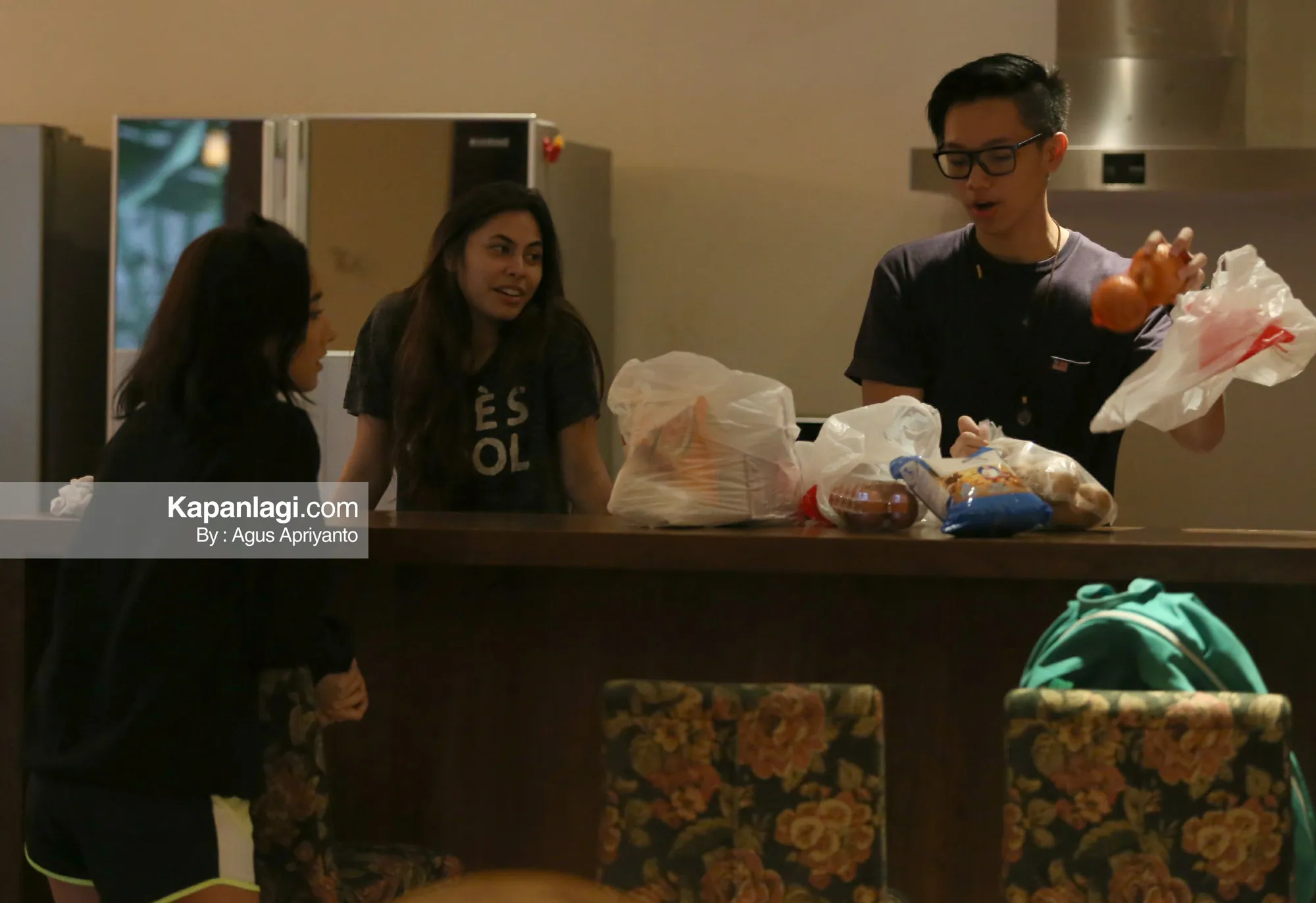 Penuh kejutan dan spontanitas, Brandon siap luluhkan hati Valerie dengan bakso dan coklat © KapanLagi.com/Agus Apriyanto