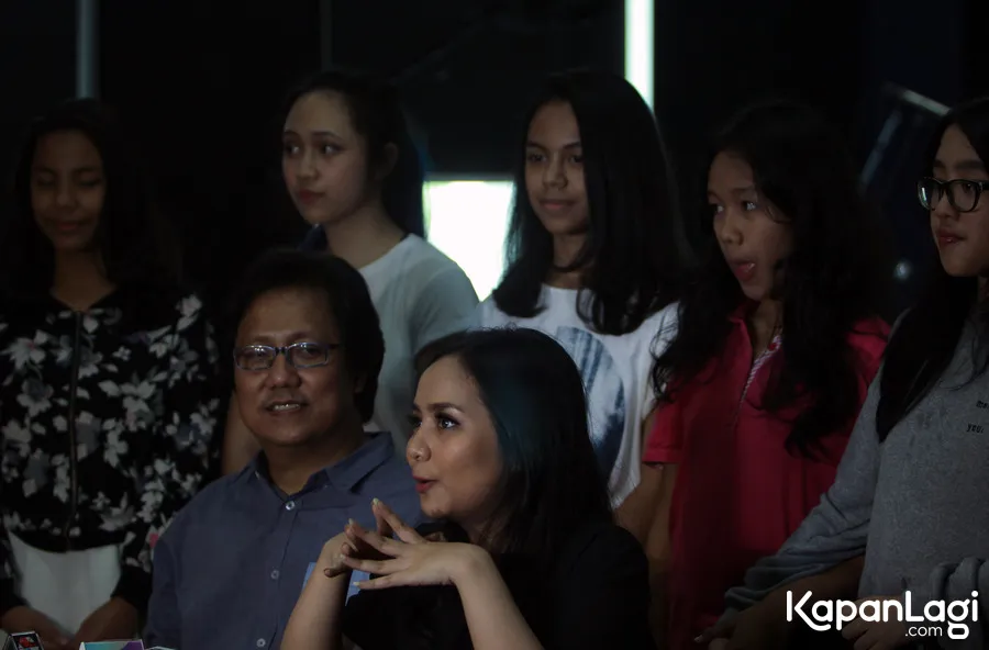 Erwin, Gita dan para calon performer di DARR 2 © KapanLagi.com®/Akrom Sukarya