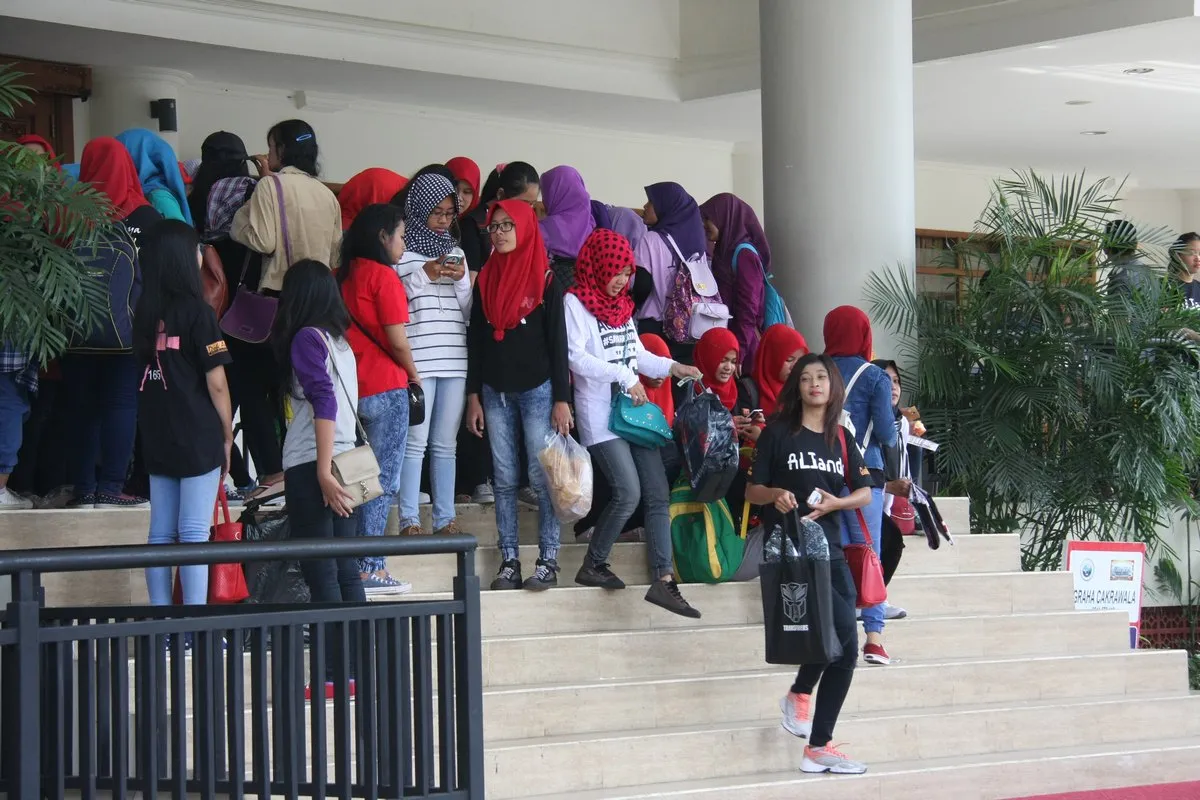 Meski baru dimulai siang, venue konser The World Of Aliando di kota Malang sudah padat sejak jam 09.00 WIB © KapanLagi.com/Natanael Sepaya