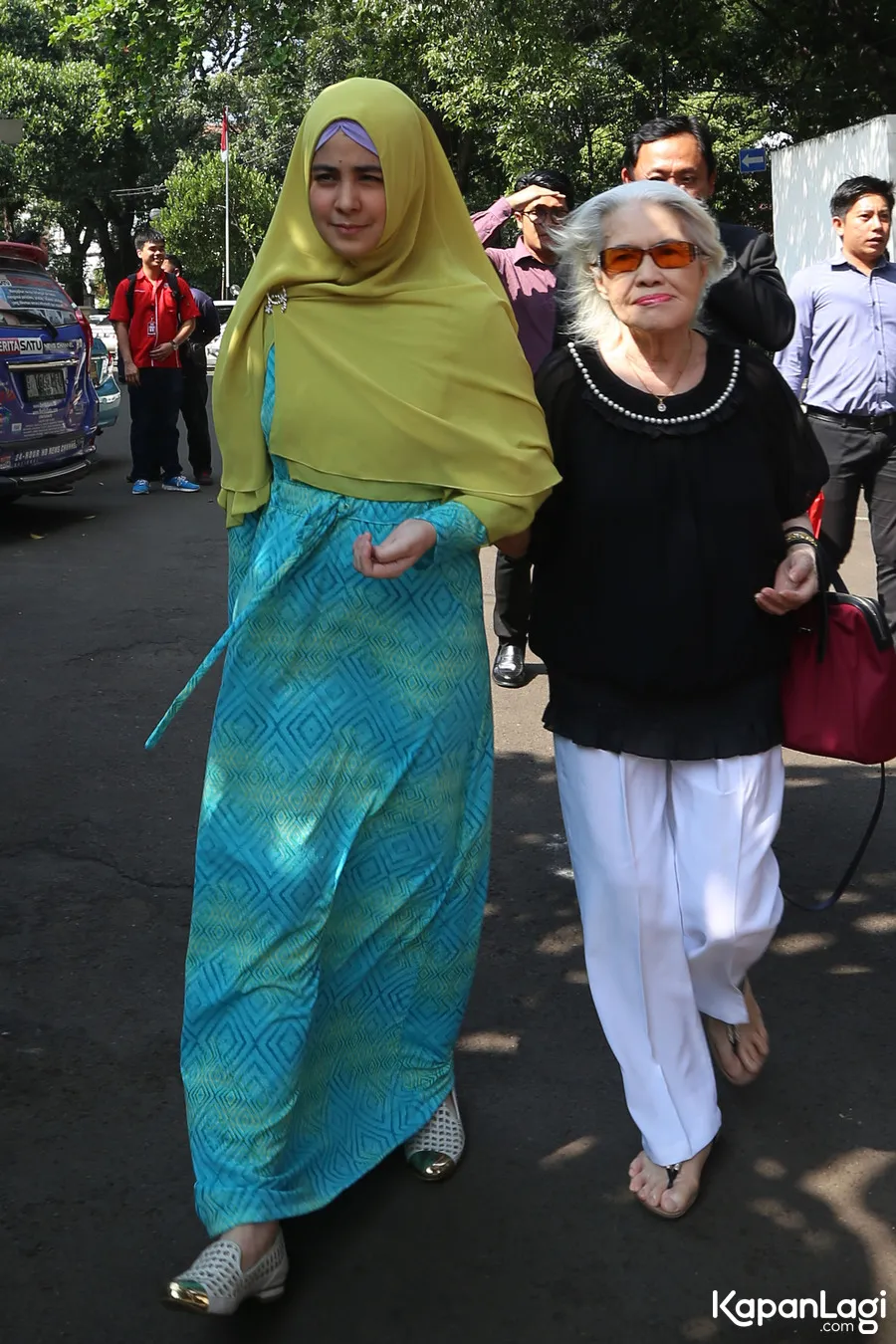 Risty Tagor diam saat ditemui oleh awak pers di KPAI, Rabu (6/4) © KapanLagi.com/Budy Santoso