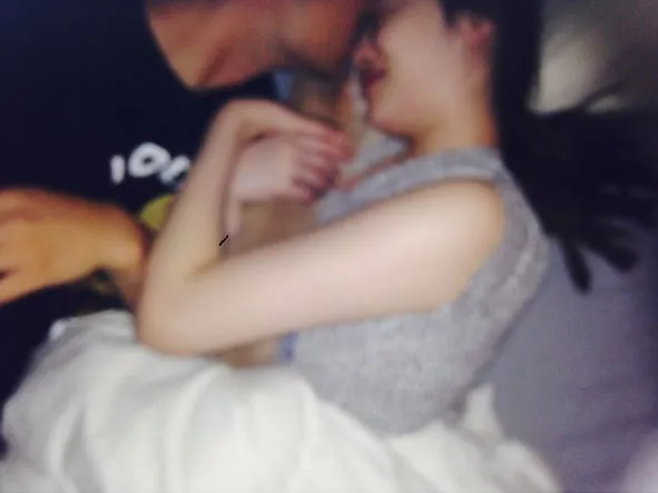 Choi Sulli memposting foto-foto mesra bareng Choiza, sang pacar. © instagram/jin_ri_sul
