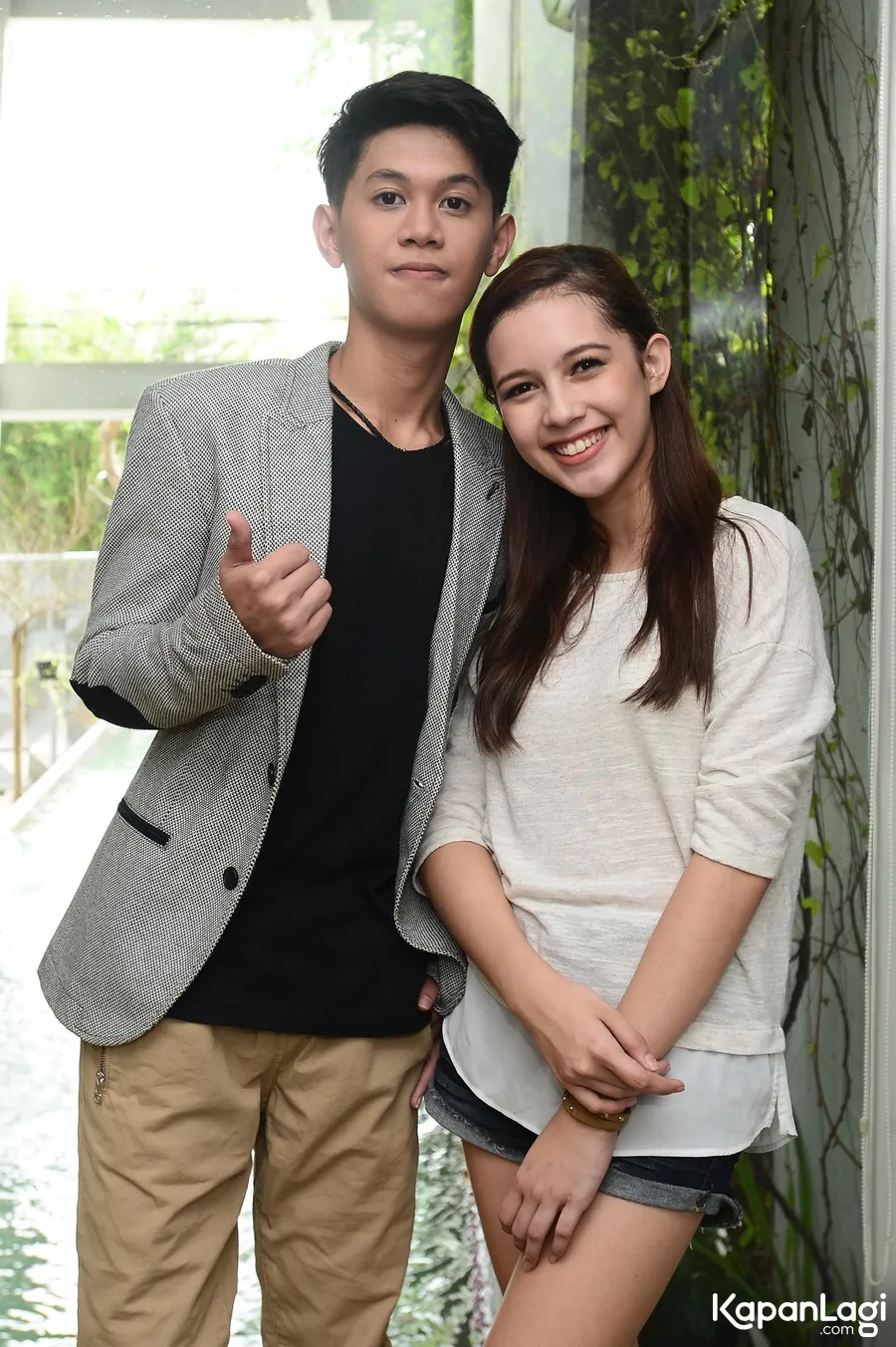 Evra grogi gandeng Annette Edoarda © KapanLagi.com®/Bambang E Ros