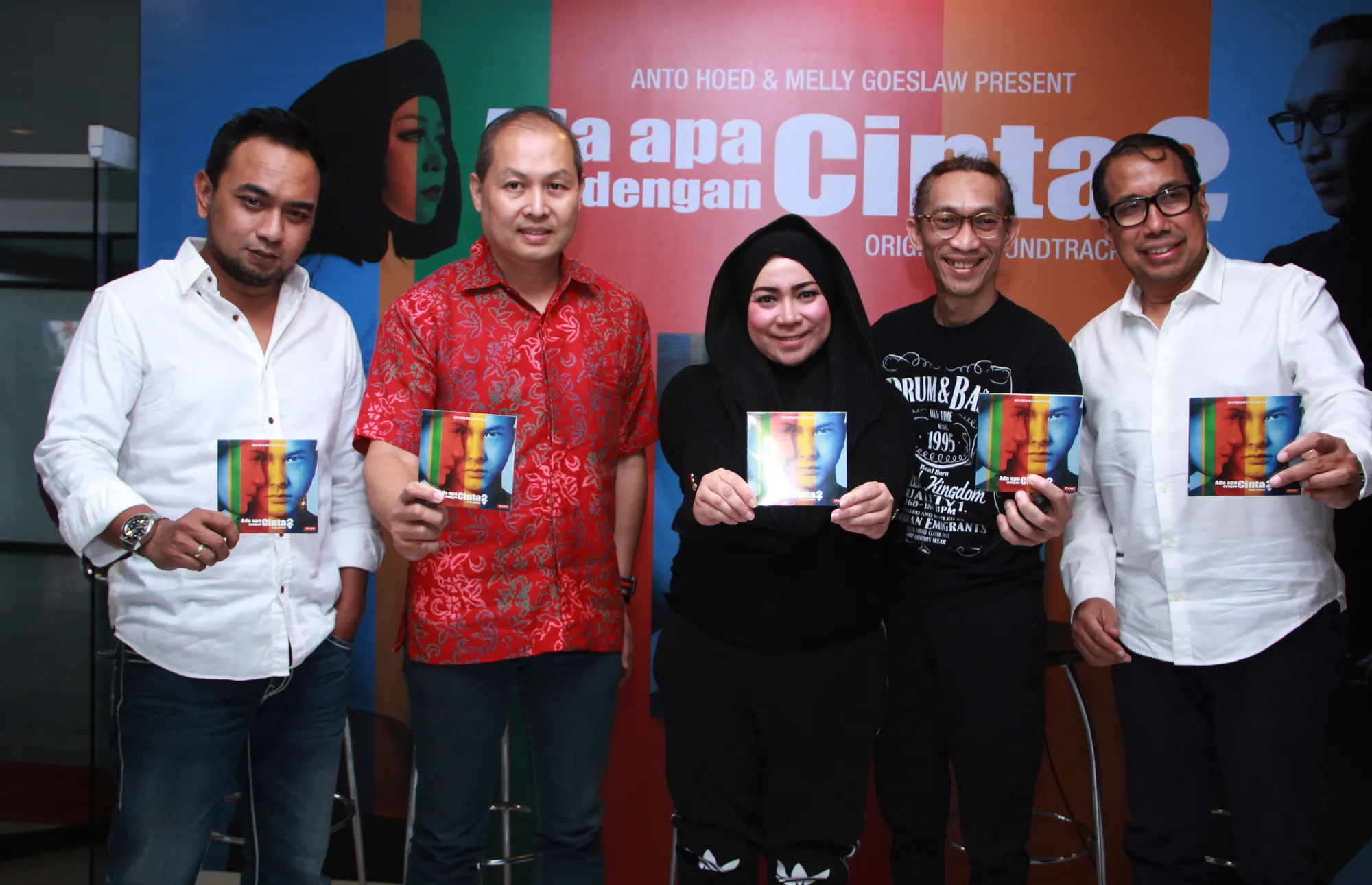 Anto Hoed dan Melly Goeslaw tawarkan sederet track segar di album soundtrack AADC 2 ini © KapanLagi.com/Muhamamd Akrom Sukarya