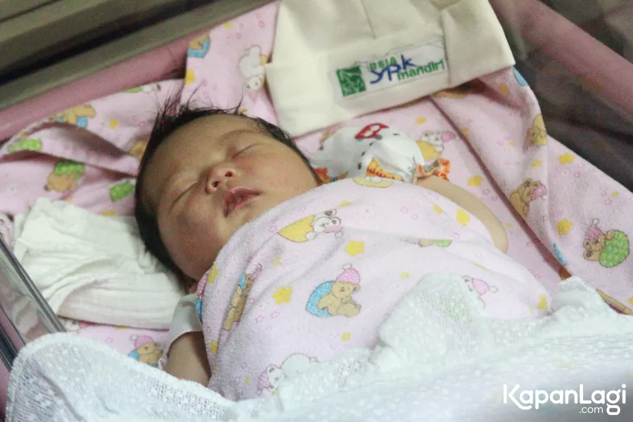 Bayi mungil Tantri - Arda yang bernama Karanada Medina Tanarda © KapanLagi.com