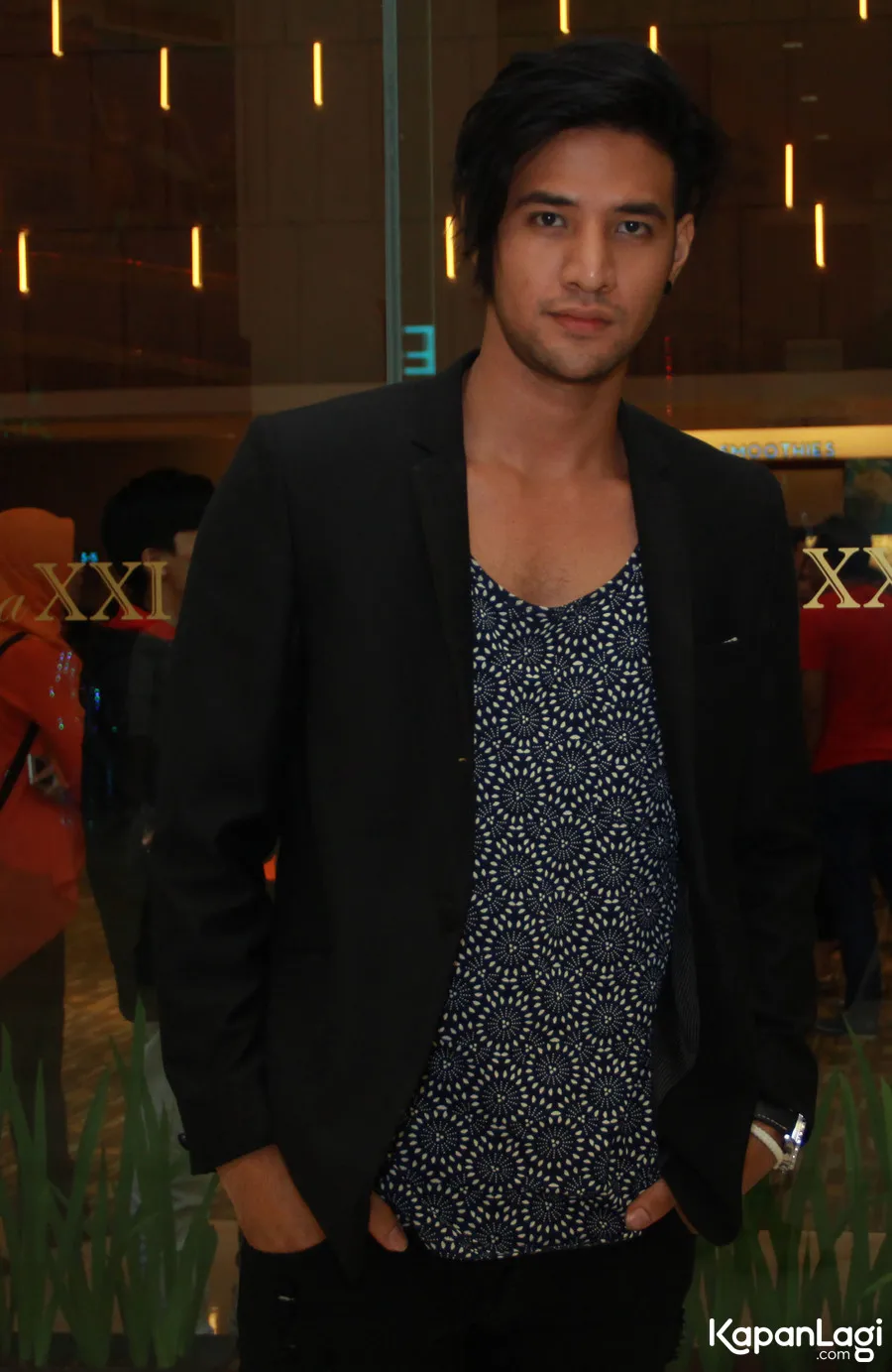 Ammar Zoni saat ditemui di Gala Premiere Captain America: Civil War, Gandaria City, Jakarta Selatan, Selasa malam (26/4) © KapanLagi.com®/Muhammad Akrom Sukarya