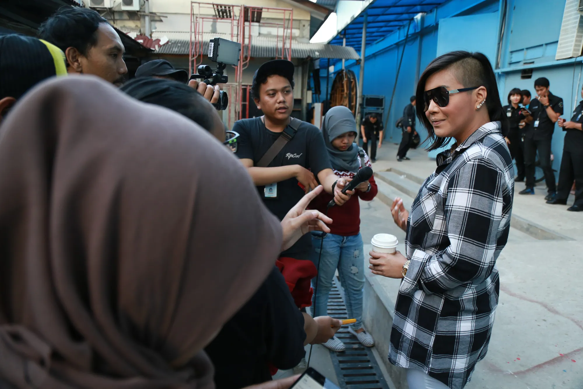Walau dangdut menjanjikan, Denada tetap mencintai musik rap! © KapanLagi.com/Agus Apriyanto