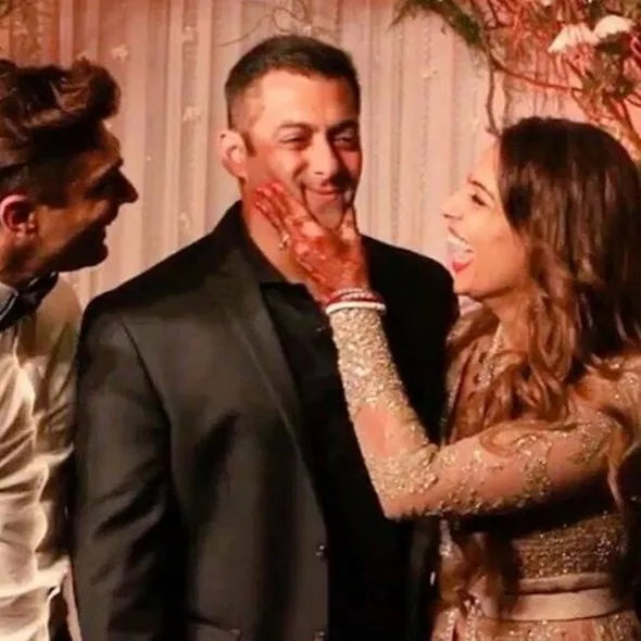 Bipasha Basu bantah dapat kado rumah mewah dari Salman Khan ©instagram/bipashabasu