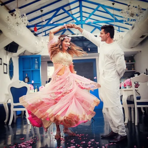 Karan melamar Bipasha dadakan ©instagram/bipashabasu