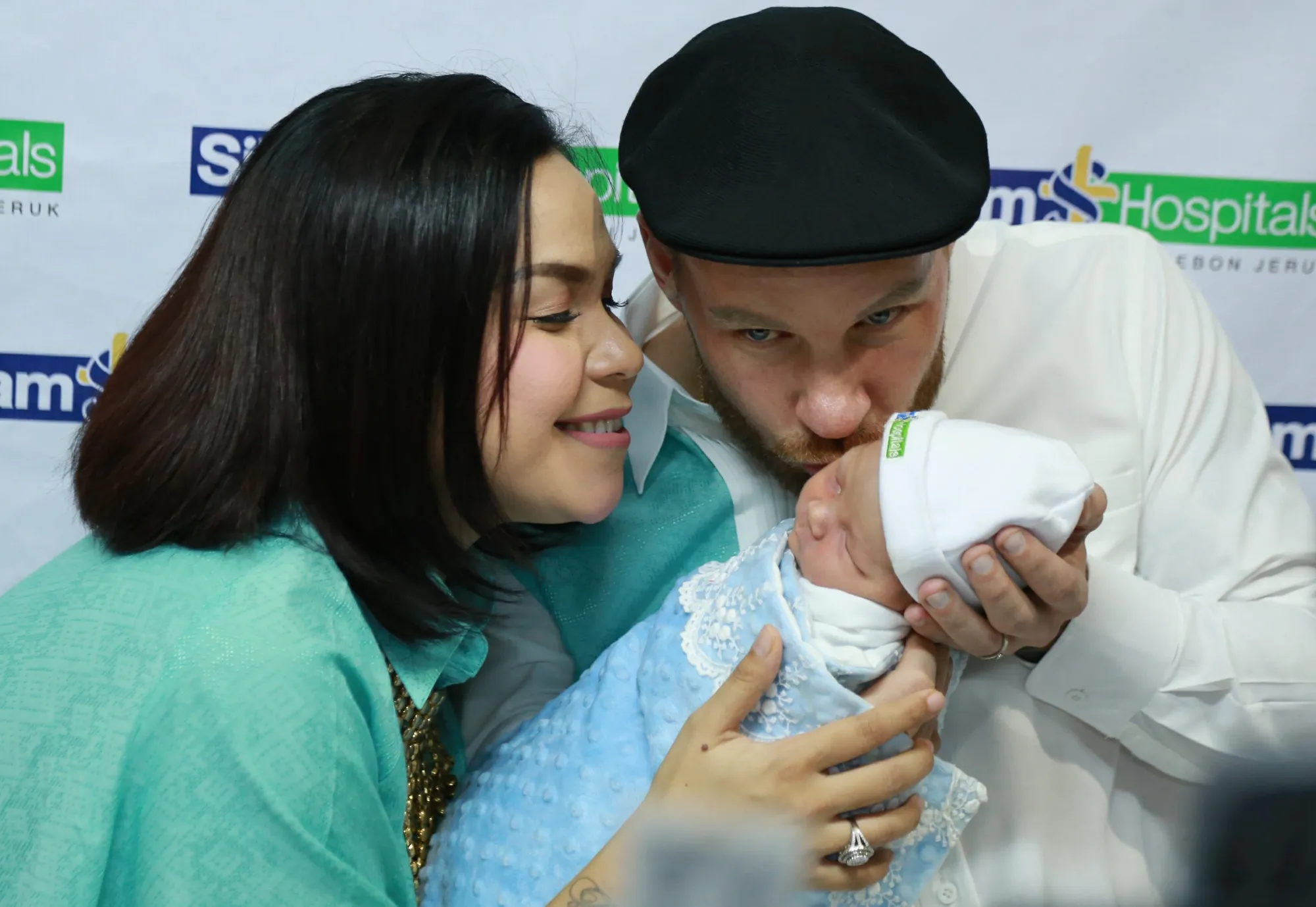 Inginkan yang terbaik bagi anaknya, Melanie Ricardo bertekad untuk memberikan ASI Eksklusif bagi Courage Jordan Lynch © KapanLagi.com/Agus Apriyanto