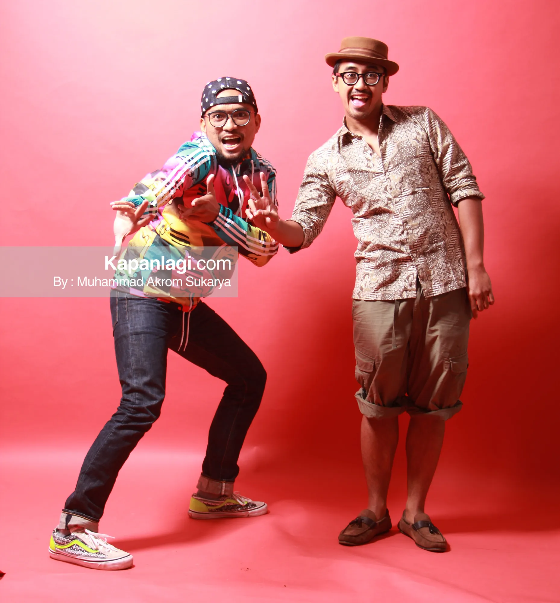 Meski sudah terkenal, Danang dan Darto tetap menjalani keseharian mereka seperti biasa tanpa ada yang ditutupi © KapanLagi.com/Muhammad Akrom Sukarya