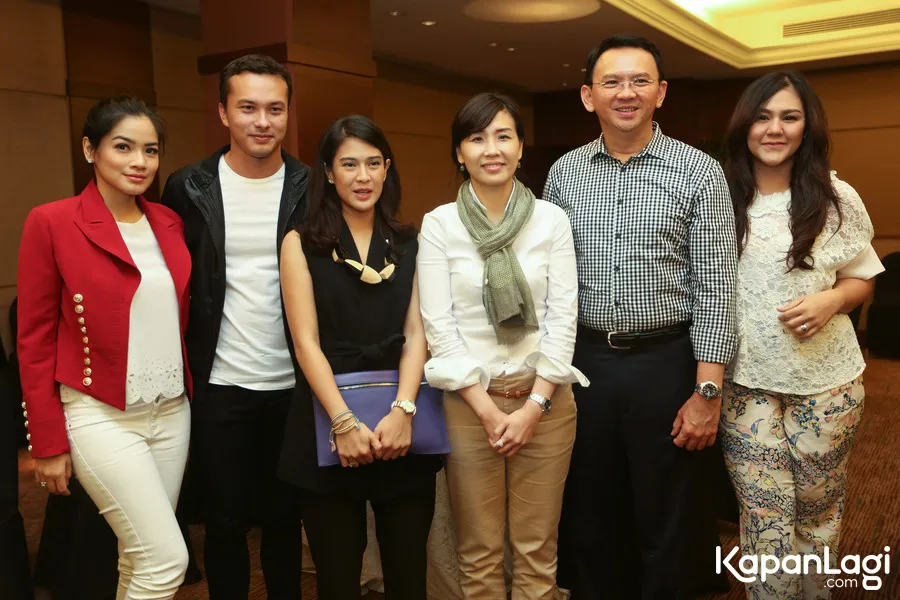 Ahok dan istri serta para pemain film AADC 2 © KapanLagi.com®/Budy Santoso