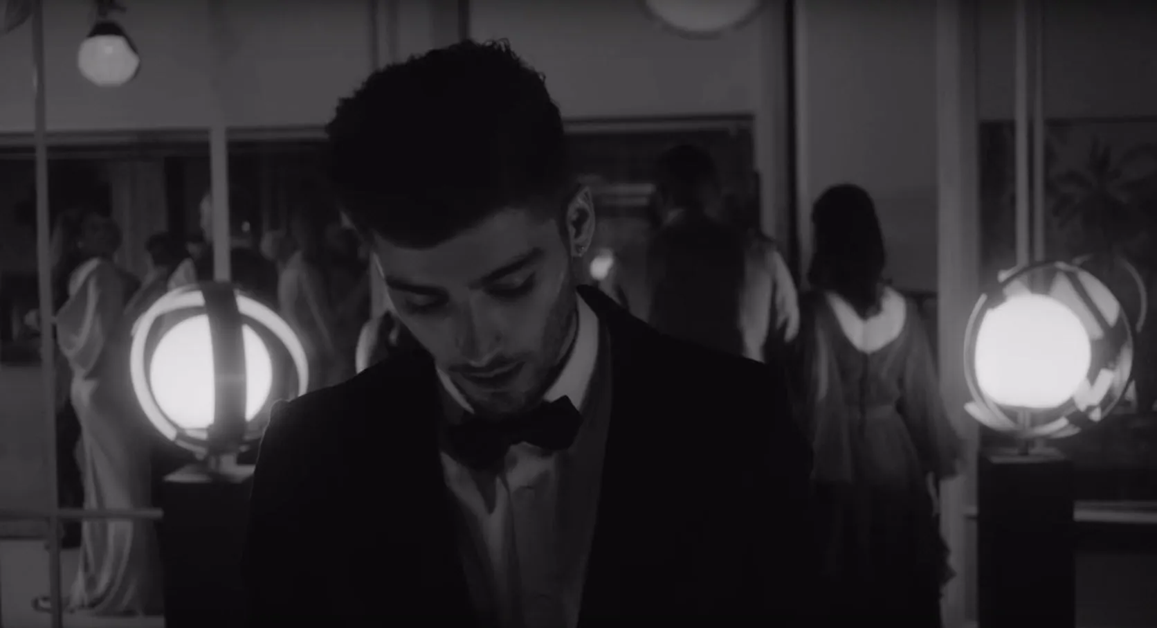 Gambar dari Zayn Malik Rilis Single Dan Music Video Baru Yang Emosional! » zayn malik 20160512 021 tpg zayn malik 20160512 021 tpg » Zayn Malik Rilis Single Dan Music Video Baru Yang Emosional!