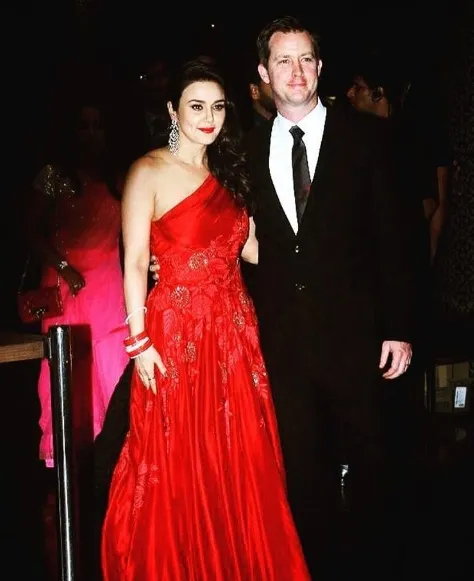 Preity dan Gene ketika resepsi di Mumbai ©© GQIndia