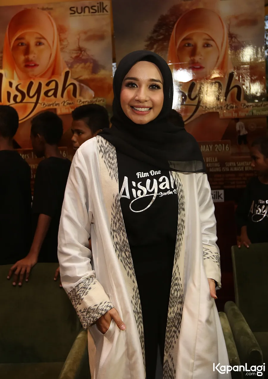 Bella sembunyikan alasan kenapa dirinya dikawal ketat oleh TNI © KapanLagi.com®/Budy Santoso