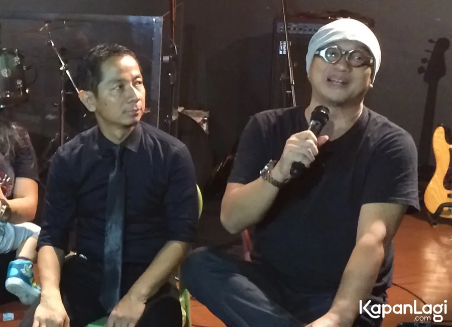 Dik Doang senang sahabatnya buka cafe sehat tanpa alkohol. / KapanLagi.com/Hendra Gunawan