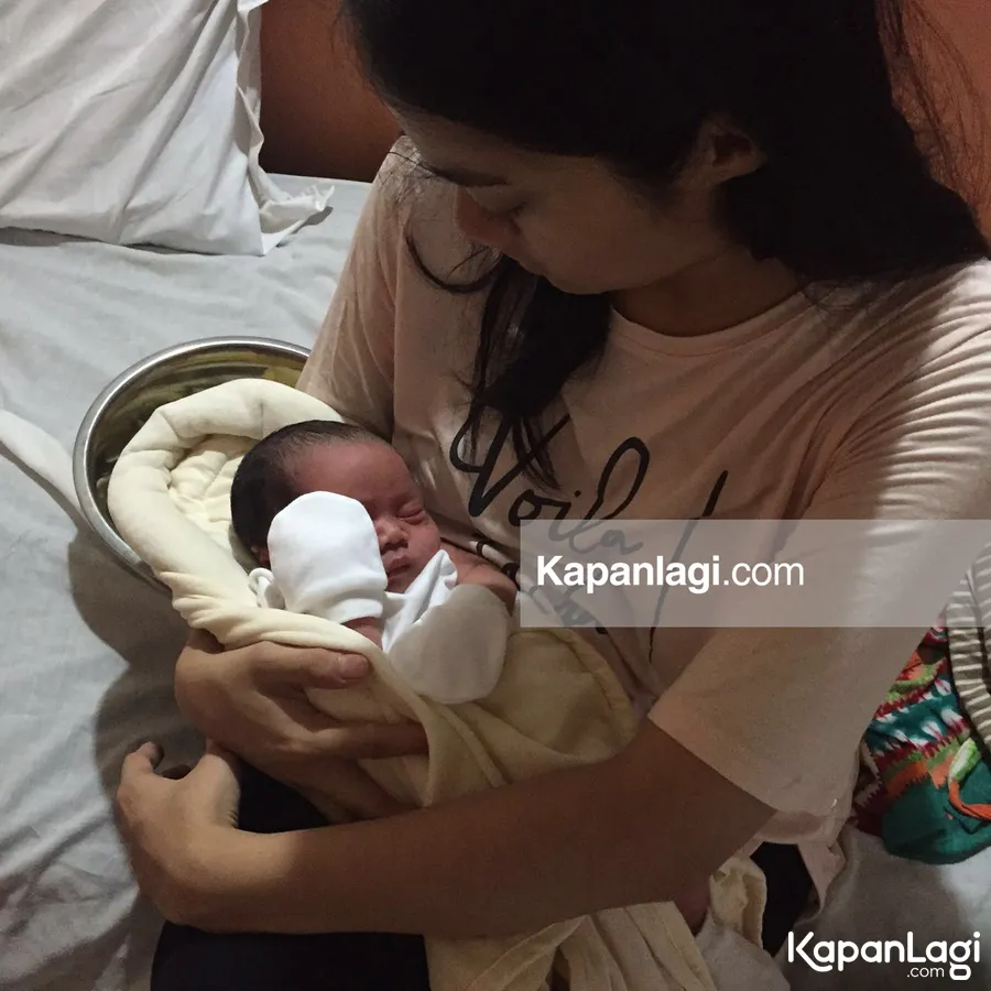 Ayudia Bing Slamet bersama anak pertamanya, Dia Sekala Bumi © dokpri