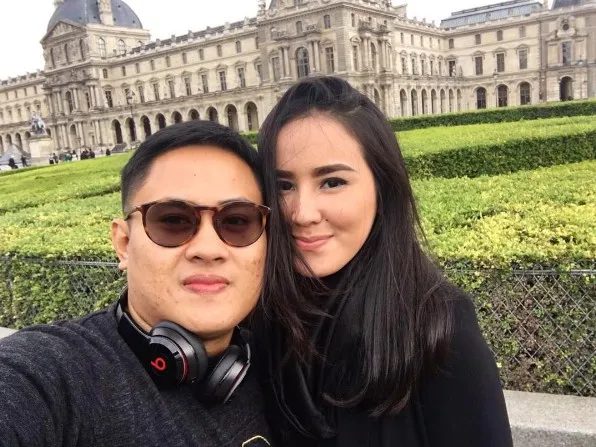 Selena Alesandra, saat pergi honeymoon ke Eropa bersama sang suami © instagram.com/selenalesandra