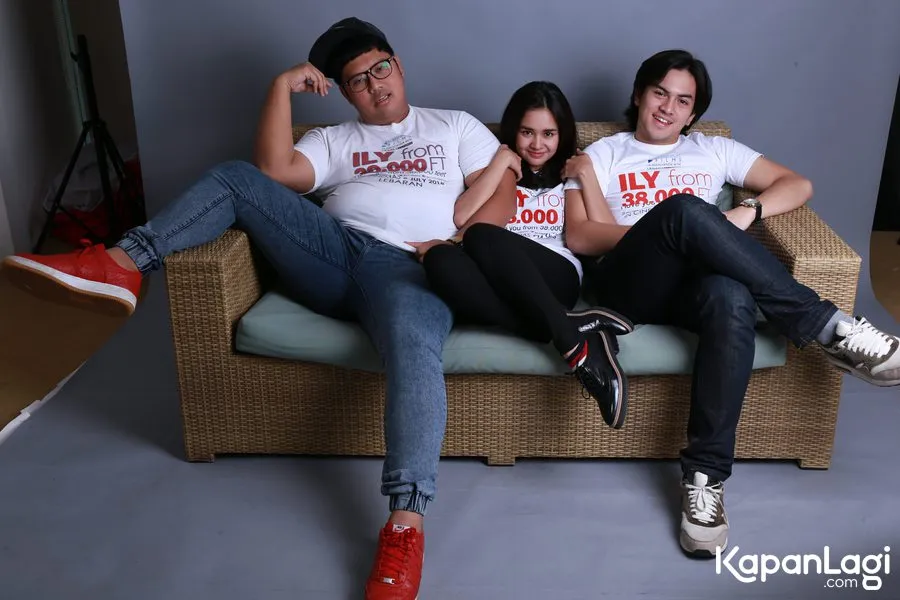 Wajah Michelle Ziudith terkena muntahan dari Ricu saat syuting © KapanLagi.com®/Agus Apriyanto
