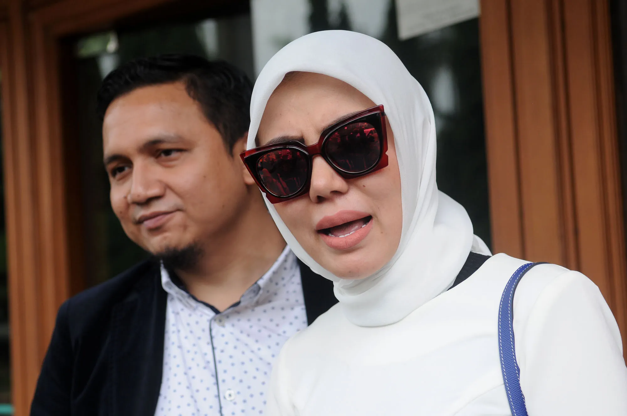 Bella Shofie nangis karena sidang putusan perceraiannya ditunda ©KapanLagi.com®/Bayu Herdianto