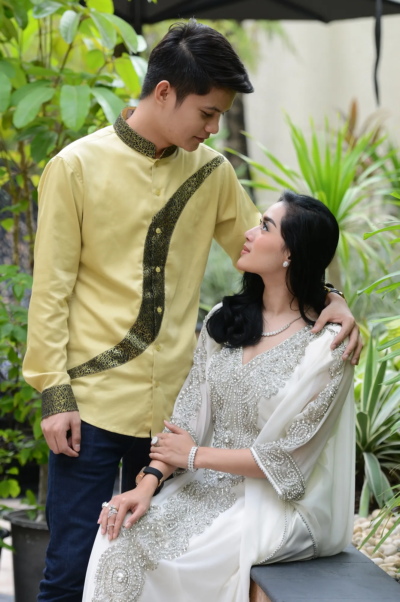 Sebelum mengenal satu sama lain, Esal Revano sudah sering kepo Instagram si cantik Tiara Dewi © KapanLagi.com/Bambang E. Ros