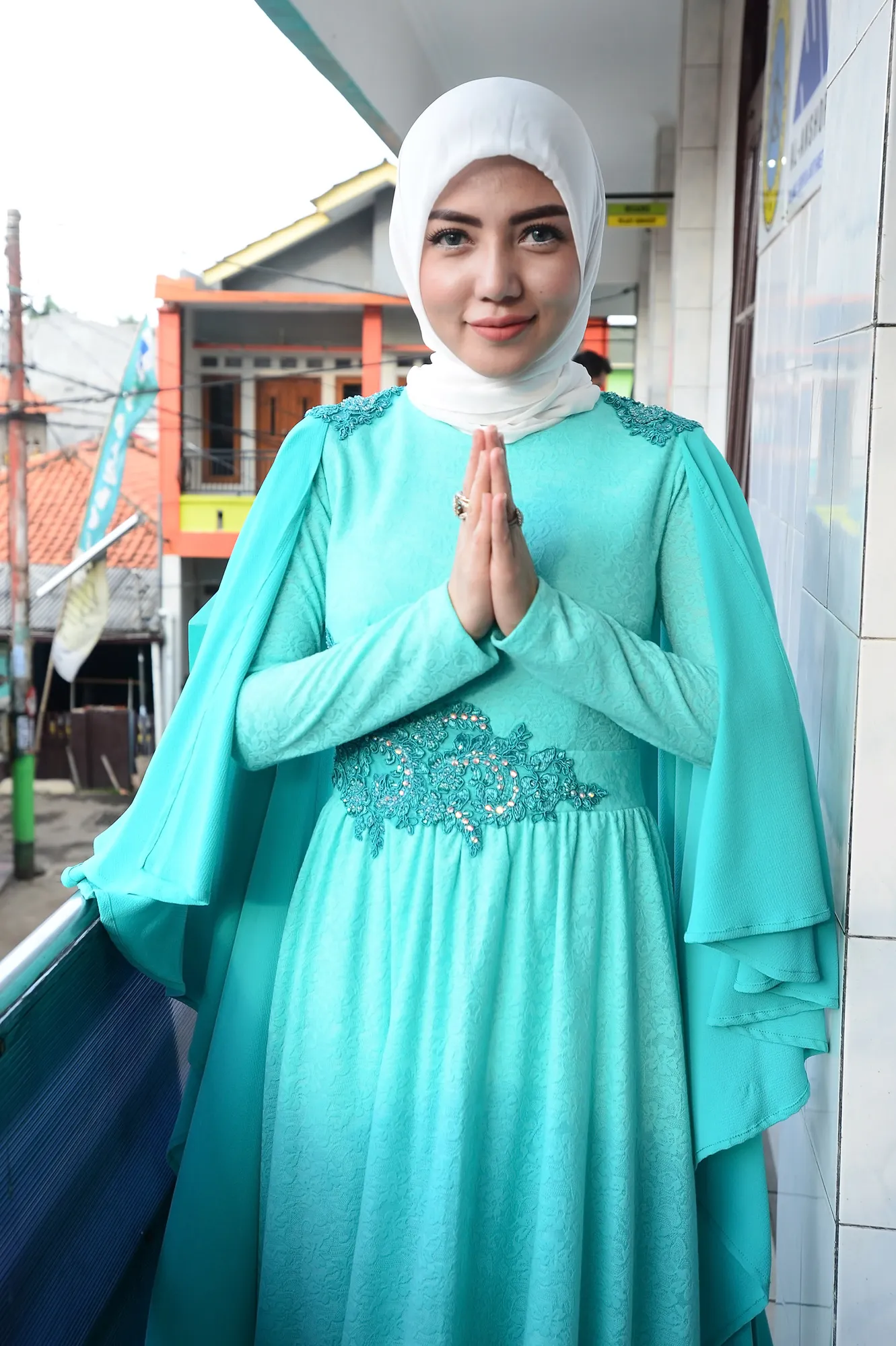 Bella Shofie ajak anaknya kencan nonton film © KapanLagi.com®/Bambang E Ros