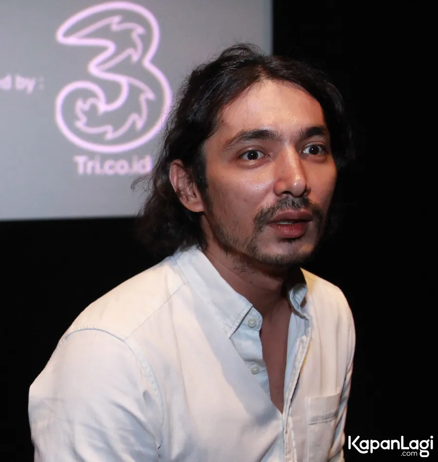 Abimana Aryasatya harus menahan rasa sakit agar penampilannya mirip seperti almarhum Dono © KapanLagi.com/Muhammad Akrom Sukarya