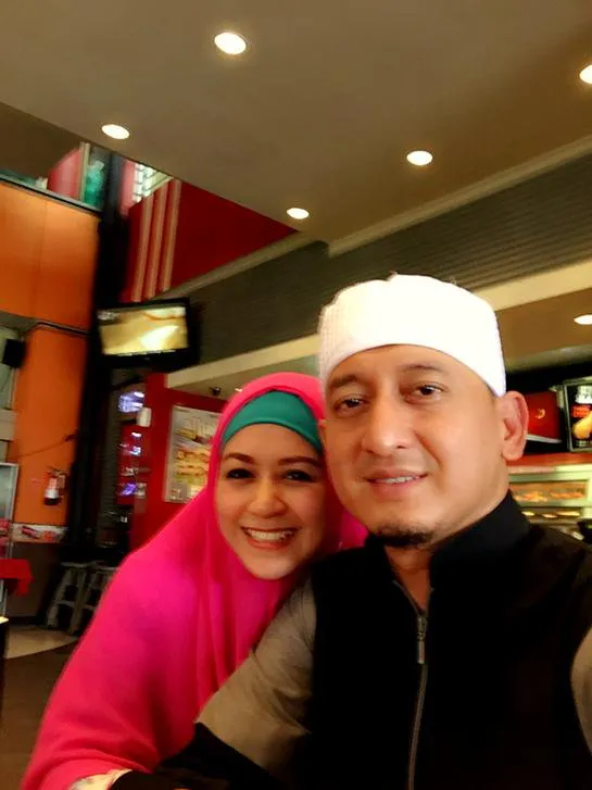 Tata mengaku beberapa kali berusaha membicarakan rujuk dengan Ustaz Zacky Mirza. © twitter.com/chinta_mirza