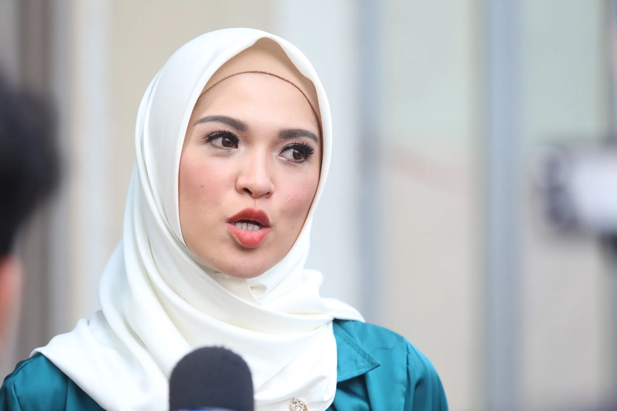 Delia bantah sudah menjaminkan rumahnya demi membayar hutang suami ©KapanLagi.com®/Budy Santoso
