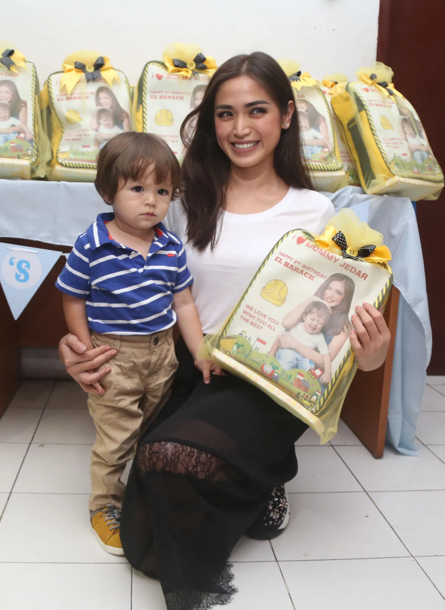 Jessica Iskandar merasa beruntung Baby El tumbuh jadi anak yang perhatian © KapanLagi.com®/Budy Santoso