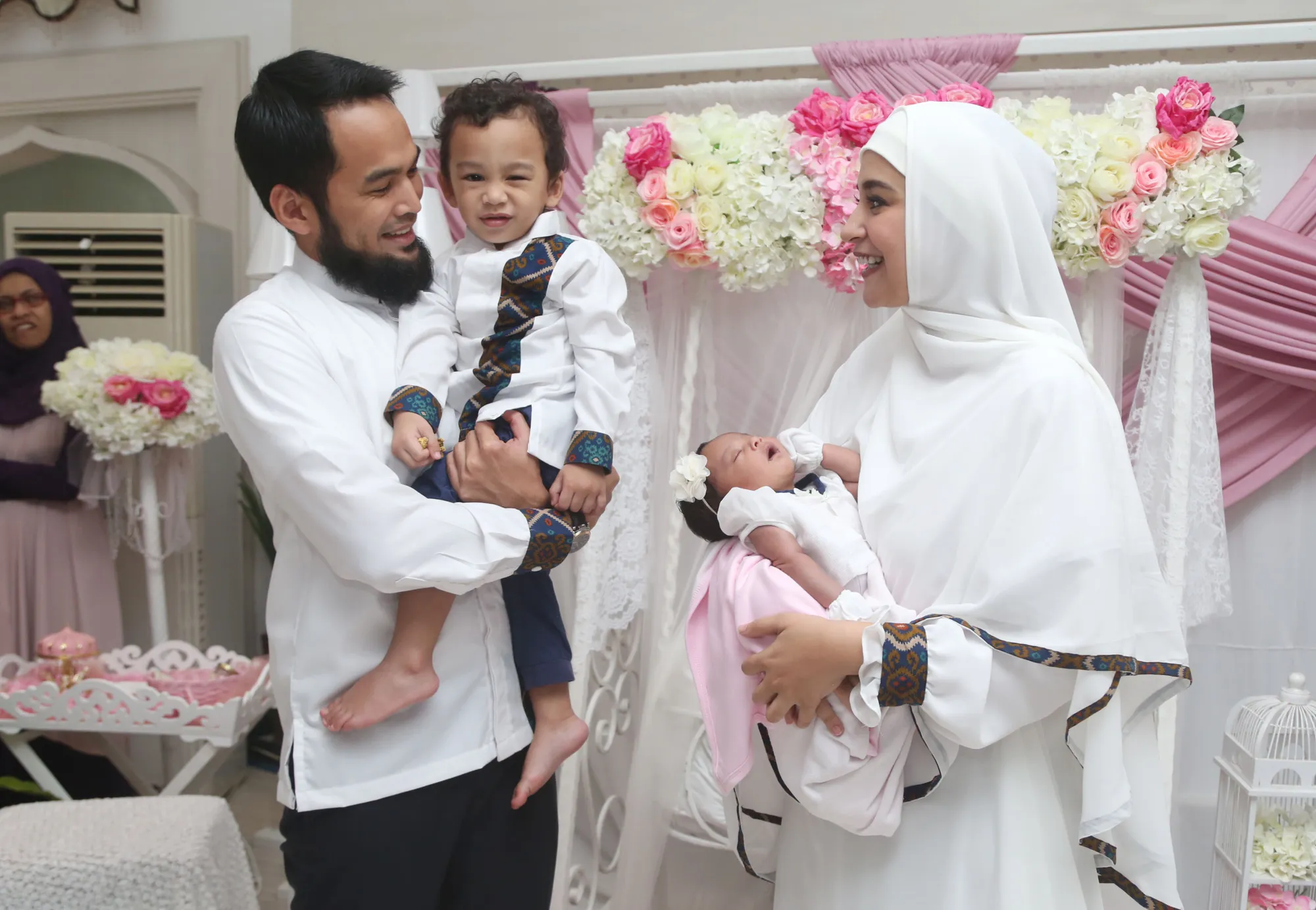 Teuku Wisnu siap mengubah wajah packaging 'Malang Strudel' untuk merayakan ulang tahun Kota Apel tersebut © KapanLagi.com/Budy Santoso