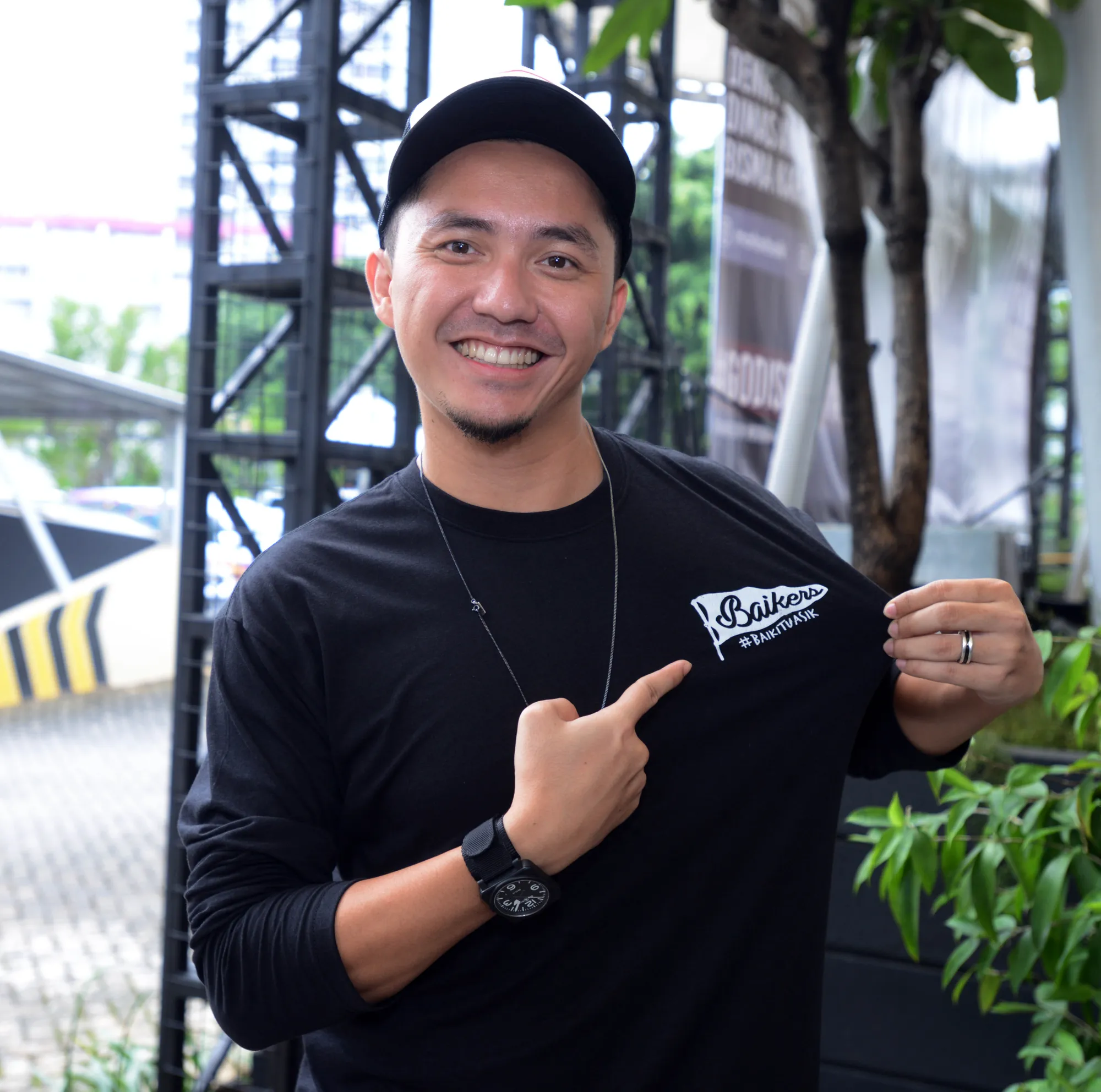 Bagi Omesh, hobi otomotif dan touring bukan sesuatu hal yang bersifat mahal © KapanLagi.com/Muhammad Akrom Sukarya